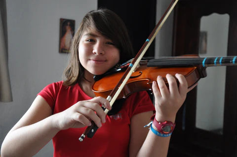 woman playing violin